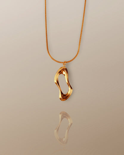 The Orla Abstract Pendant Necklace in 18K Gold