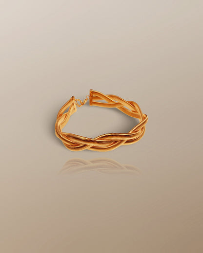 The Zenzi Bold Coiled Layer Choker in 18K Gold