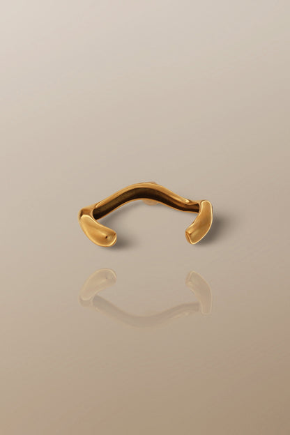 The Nova Bold Wavy Cuff Bangle in 18K Gold