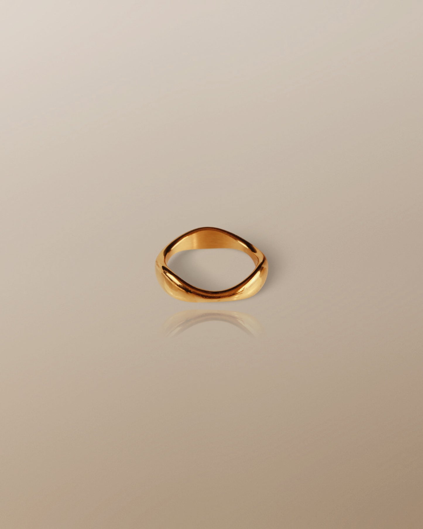 The Molten Minimalist Ring in 18K Gold
