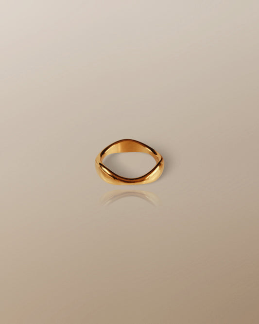 The Molten Minimalist Ring in 18K Gold
