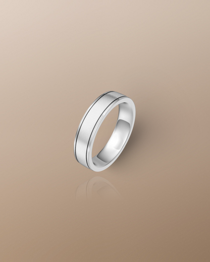 The Ezel Minimalist Ring in 925 Sterling Silver