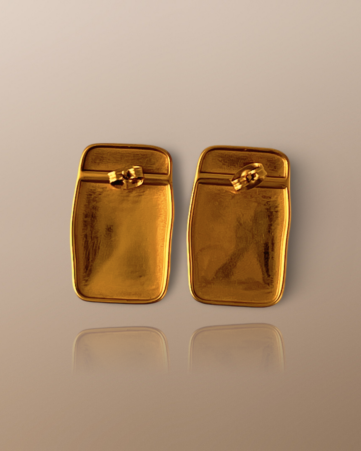 The Omari Pillow Stud Earrings in 18K Gold