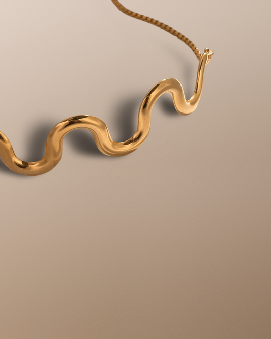 The Zaire Wavy Choker Necklace in 18K Gold